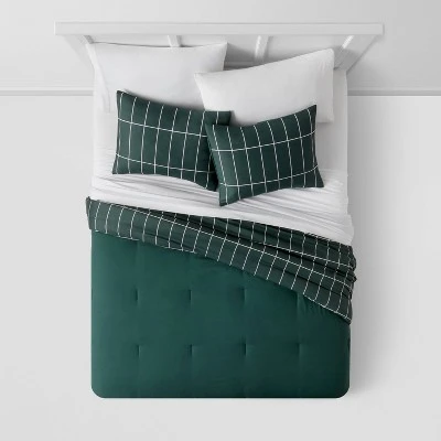 Grid Print Microfiber Reversible Comforter & Sheet Set Dark Green - Room Essentials™ 5 Grid Print Microfiber Reversible Comforter & Sheet Set Dark Green - Room Essentials™ - Image 3