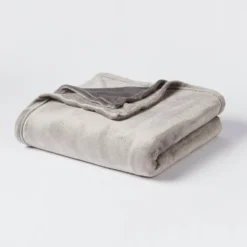 5pc King Geo Reversible Decorative Comforter Set With Throw Black/Gray - Room Essentials™ -Wayfair Shop GUEST ee057046 560e 4892 a5ca 2ebedd27f5e5